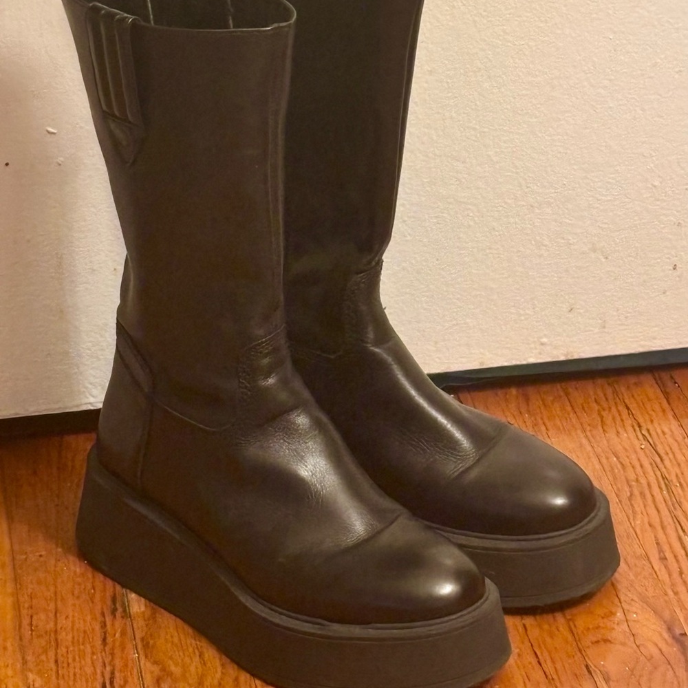 Platform boots